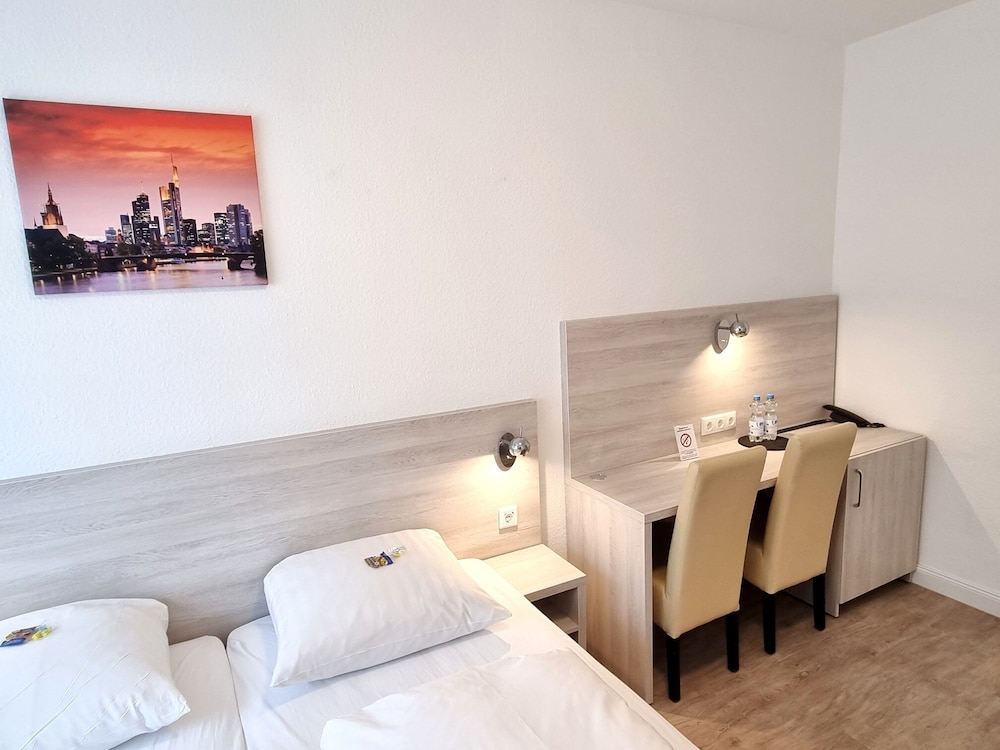 Adler Hotel Frankfurt 15/50