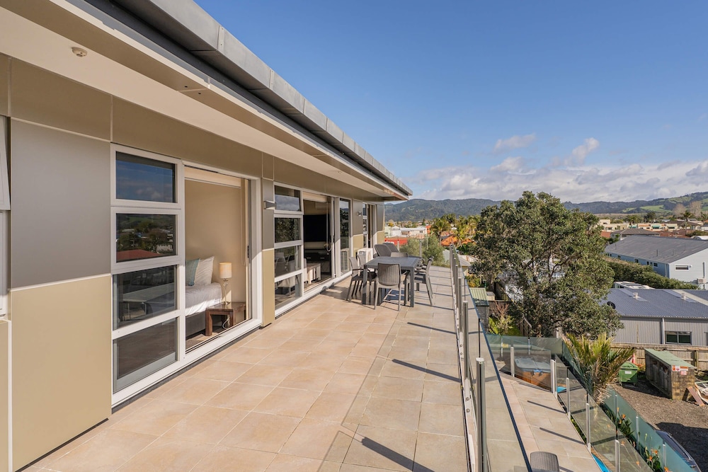 Esplanade Apartments 5/49