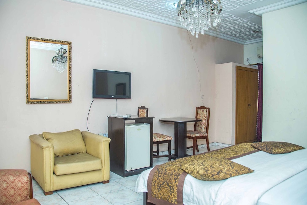Muriela Hotels 30/45
