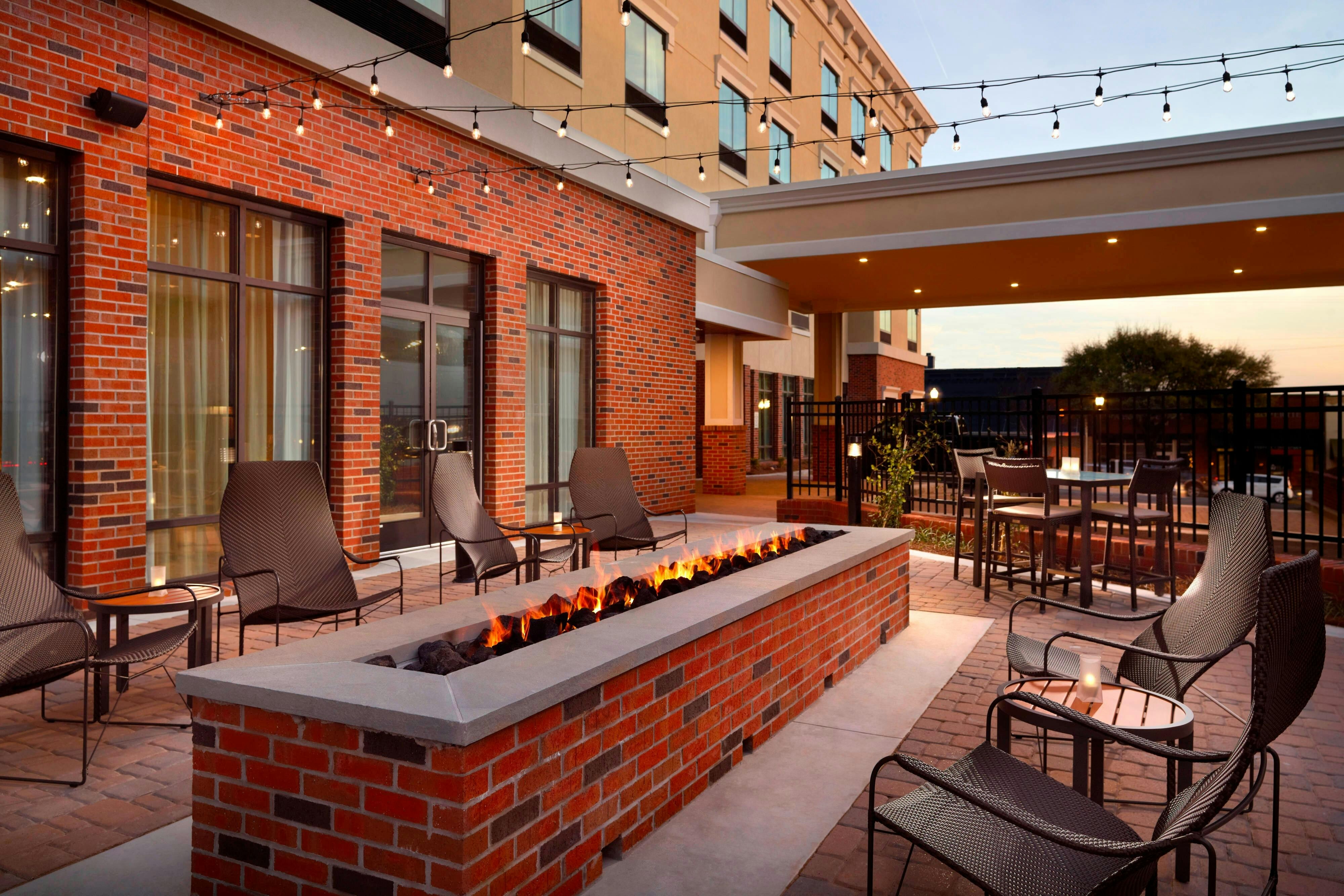 Courtyard By Marriott Lagrange 26/45
