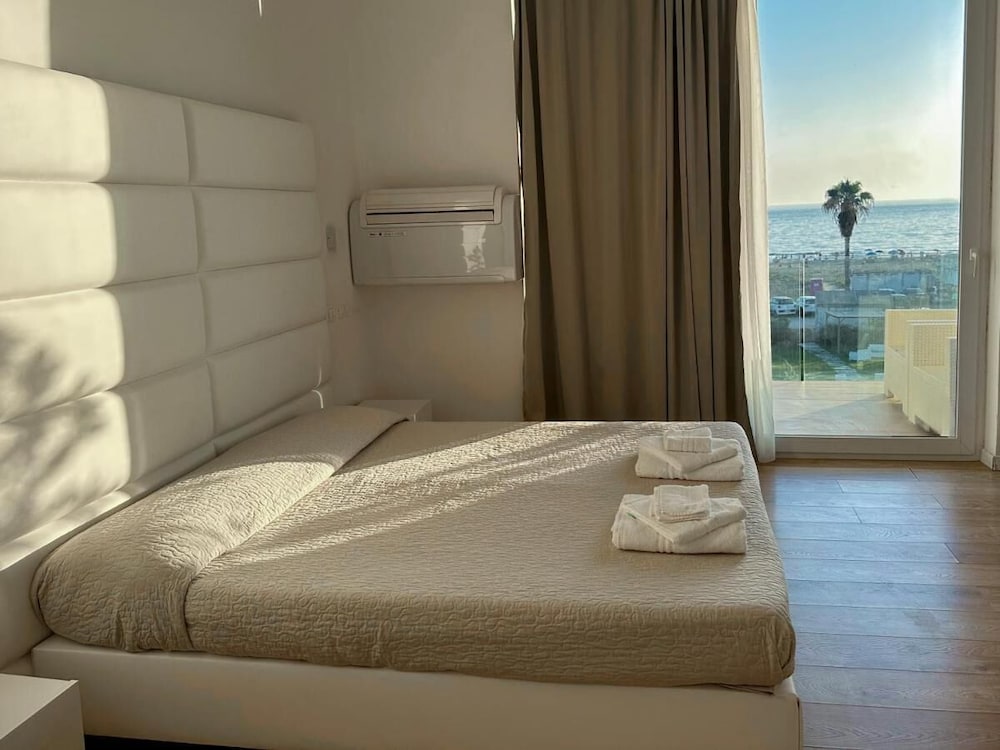 Hotel Artemide Mare 6/40