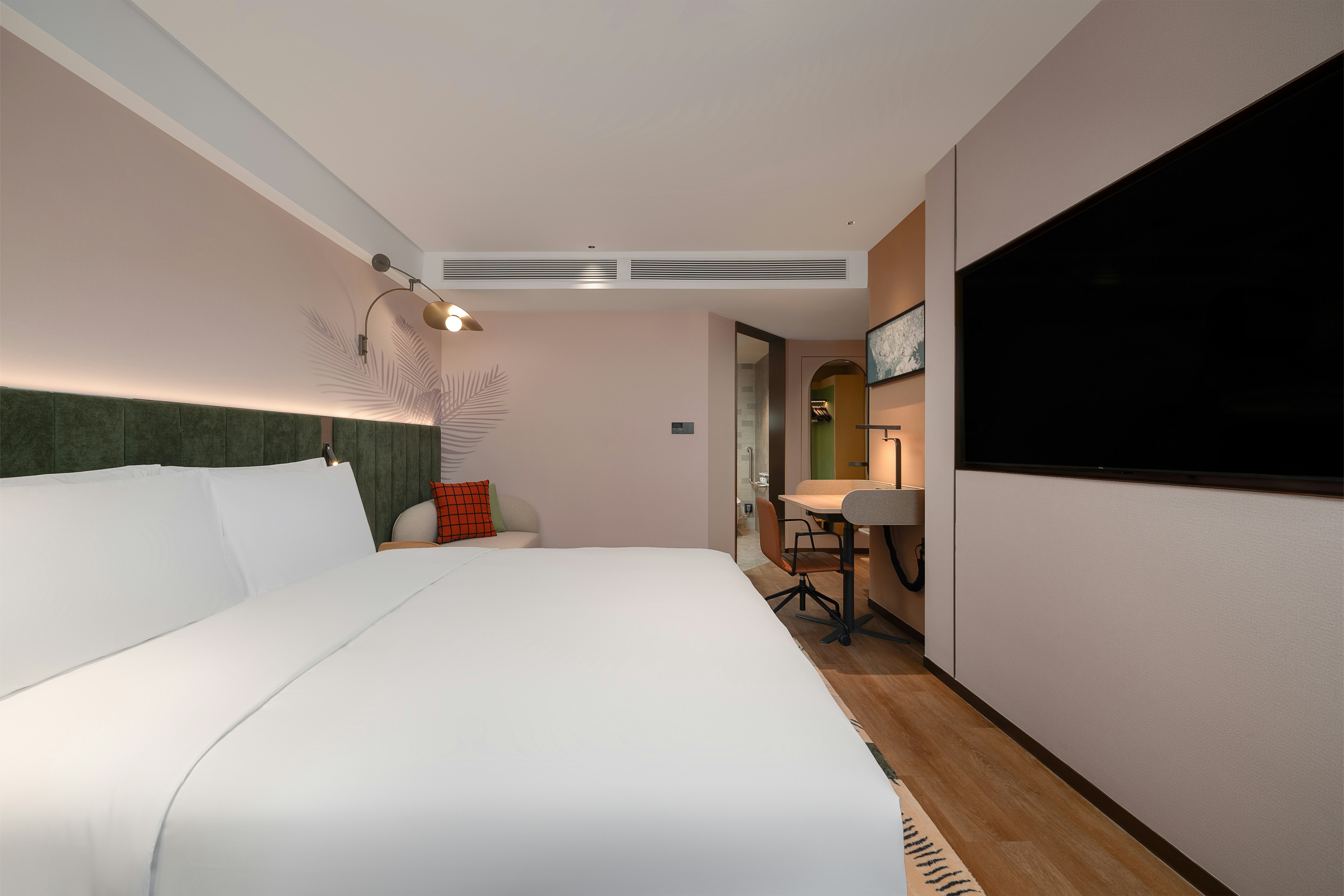 ROOM, KING BED, ACCESSIBLE
