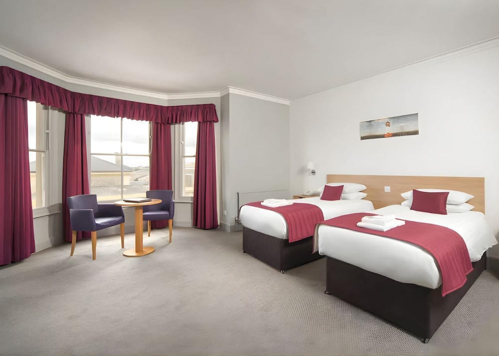 Carlton Hotel 24/68