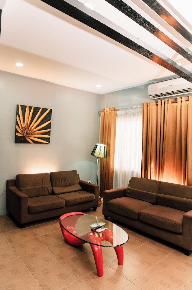 Sun City Suites 41/58