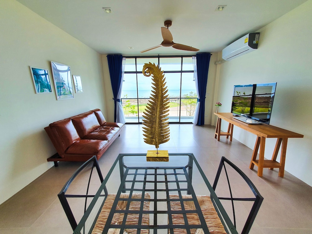 The Beach Resort & Residence 30/47