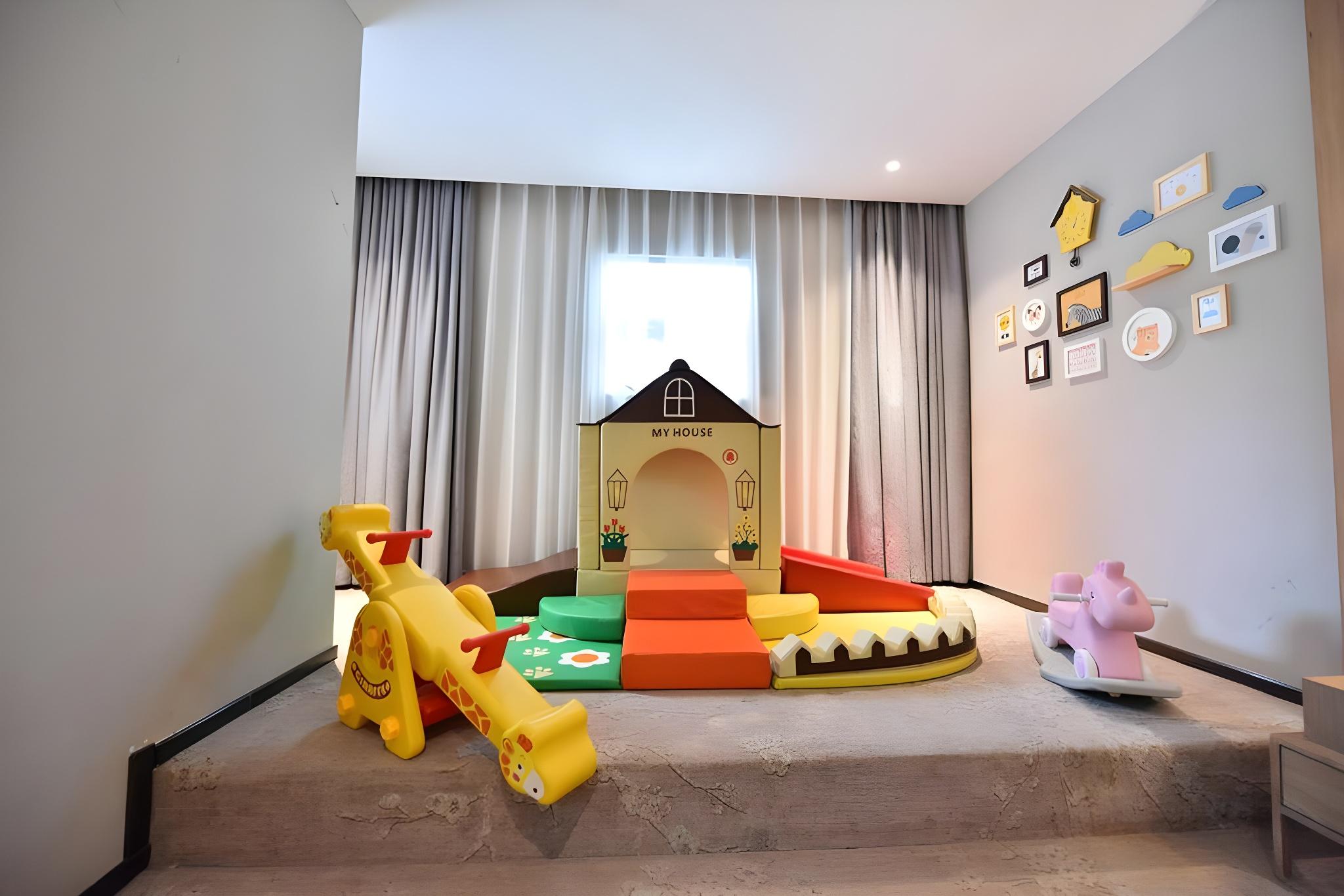 Dynasty Hotel (Shenzhen Futian Port) 60/62
