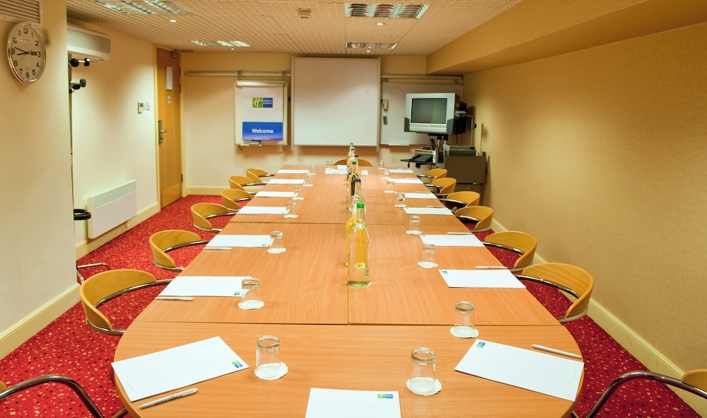 Holiday Inn Express Edinburgh City Centre 47/62
