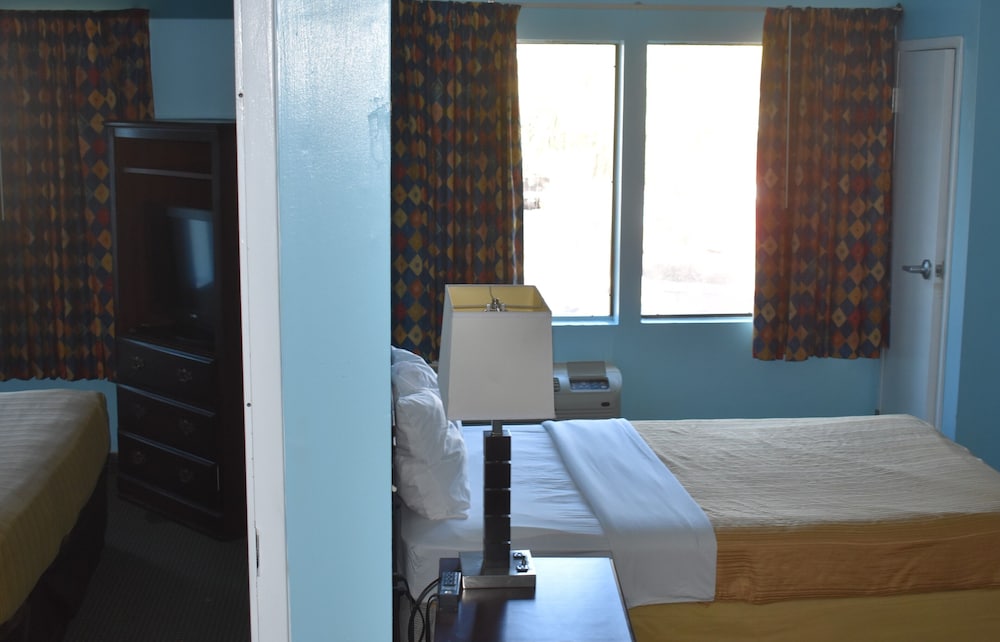 Guest Cottage & Suites 16/60