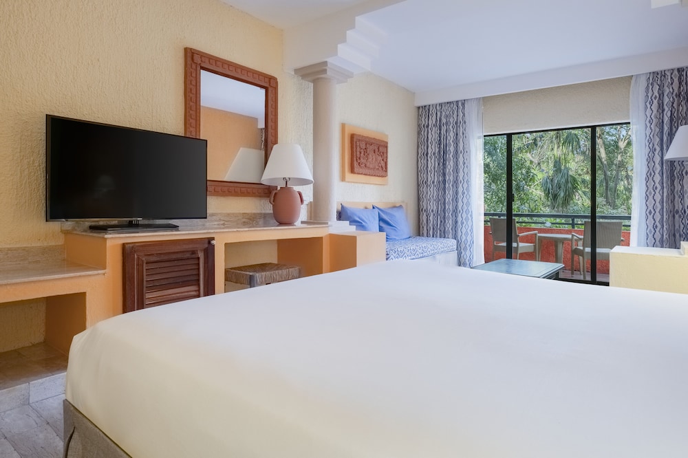 Iberostar Waves Tucan 37/47