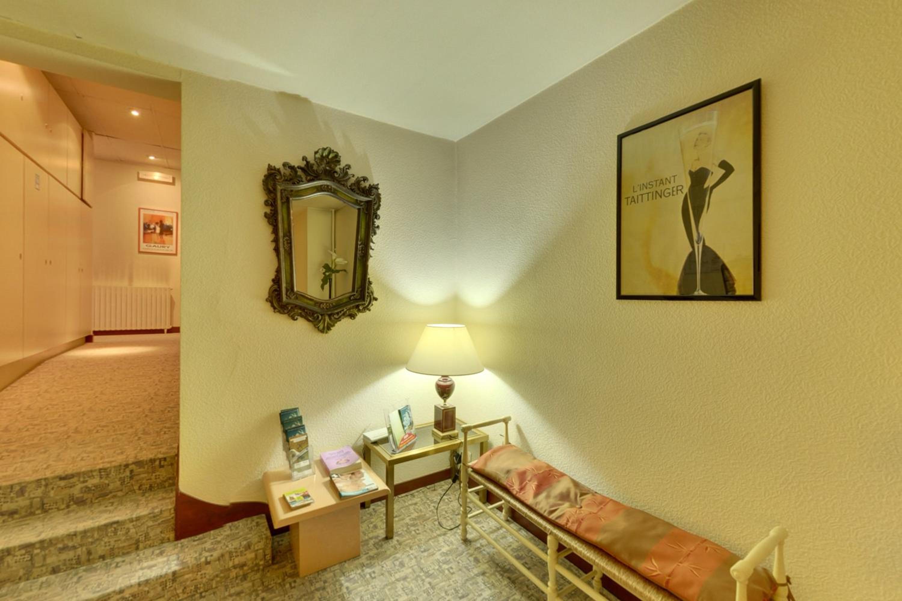 LOGIS AUBERGE DES VIEUX CHENES 25/25