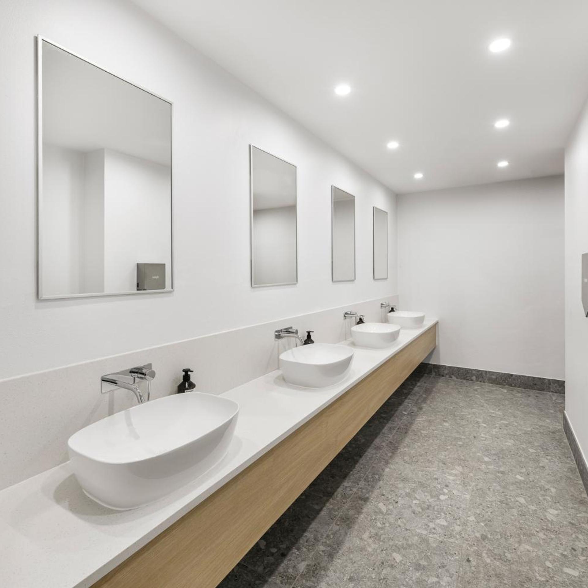 Mixed Dorm, 5 Beds, Shared Bathroom