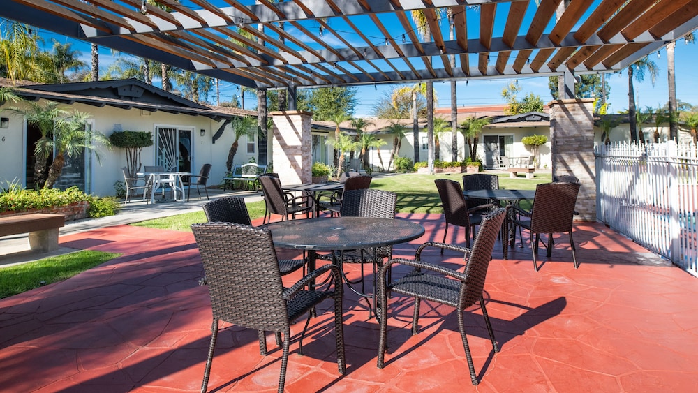 Fallbrook Country Inn 45/65