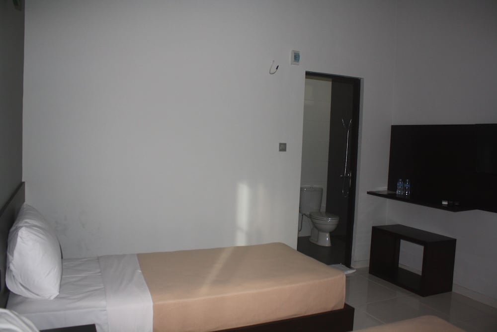 Hotel Mandari 65/65
