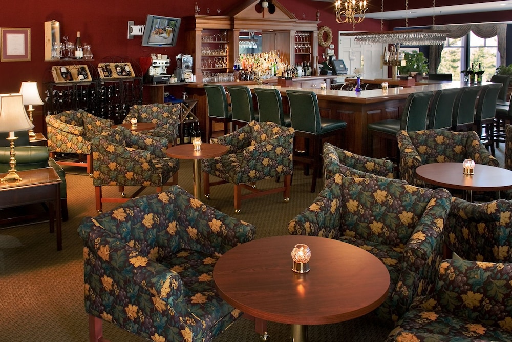 The White Mountain Hotel And Resort 30/49