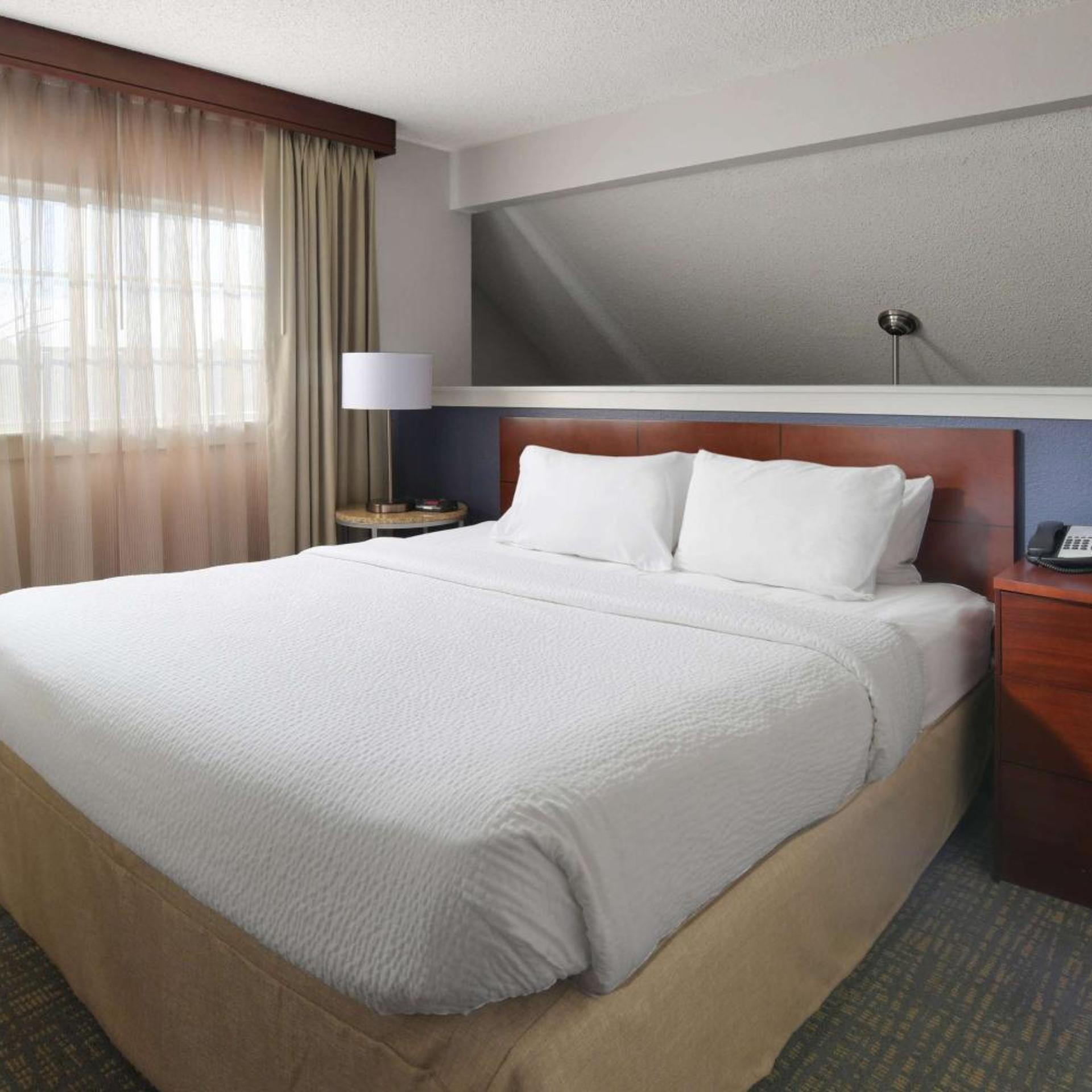 2 Bedrooms, Loft, Suite, King and Queen Bed
