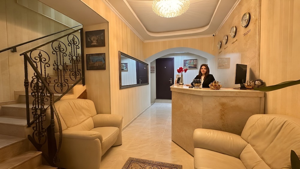 Rustaveli Palace 8/72