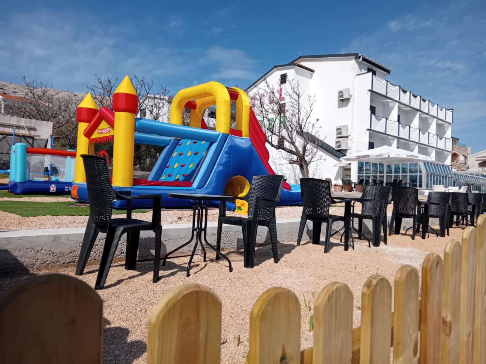 Biser Hotel 43/55