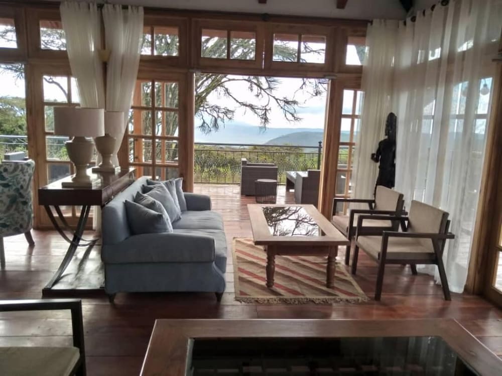 Karibu Camps and Lodges Lions Paw Ngorongoro 47/68