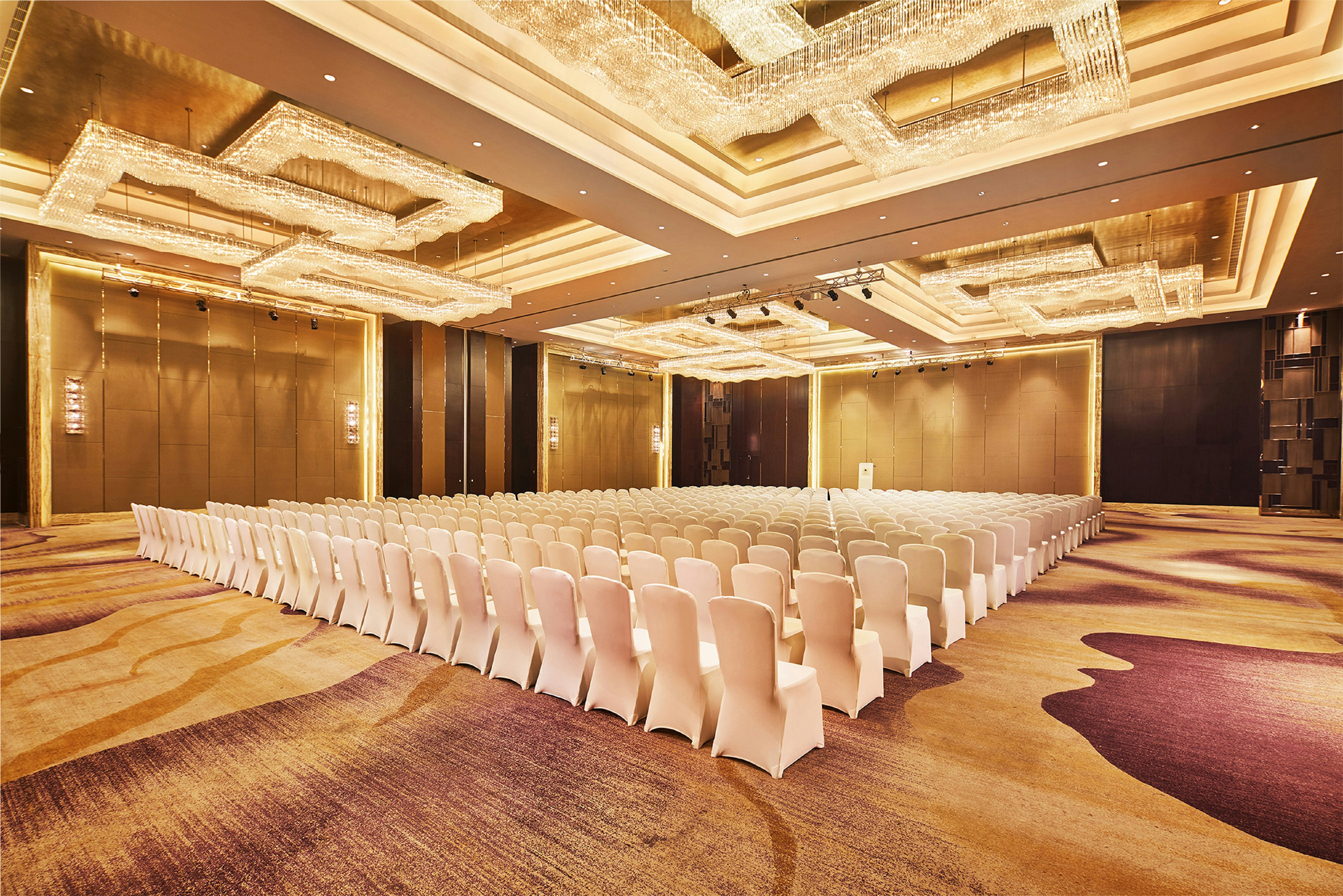 DoubleTree by Hilton Ningbo Beilun 26/58