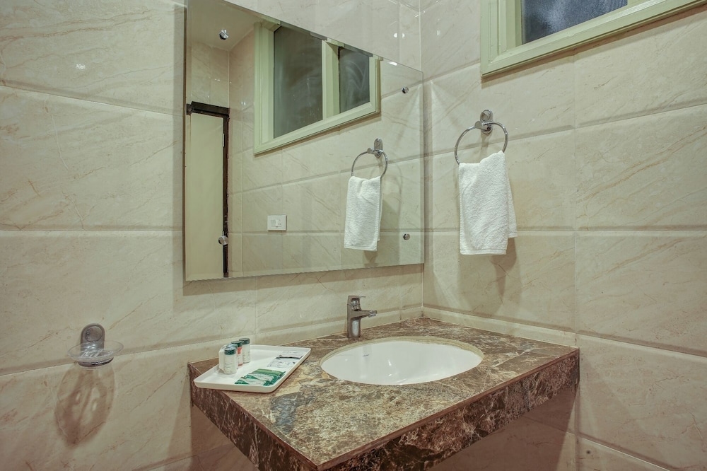 Hotel The Royal Krishna 40/47