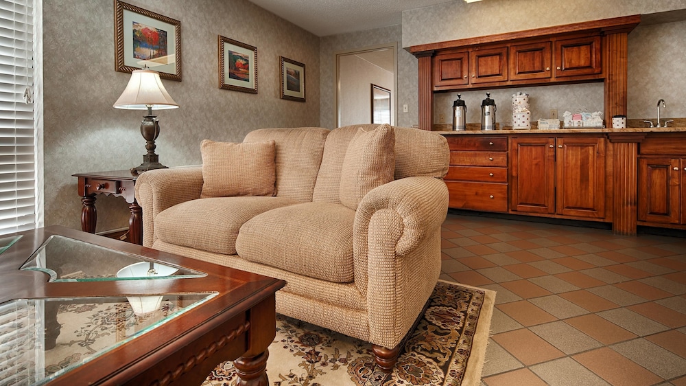 BEST WESTERN BRYSON INN 17/23
