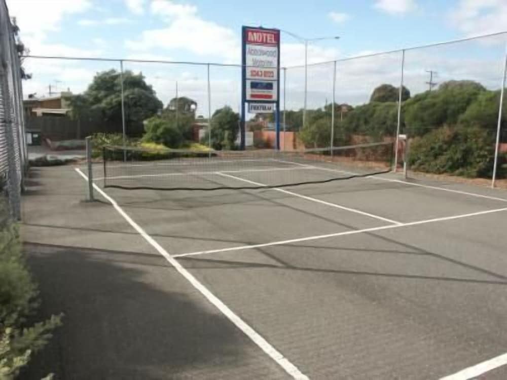 THE ABBOTSWOOD MOTOR INN 25/36