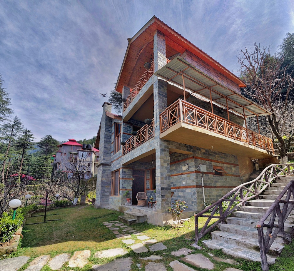 HERITAGE VILLAGE RESORT 4/77