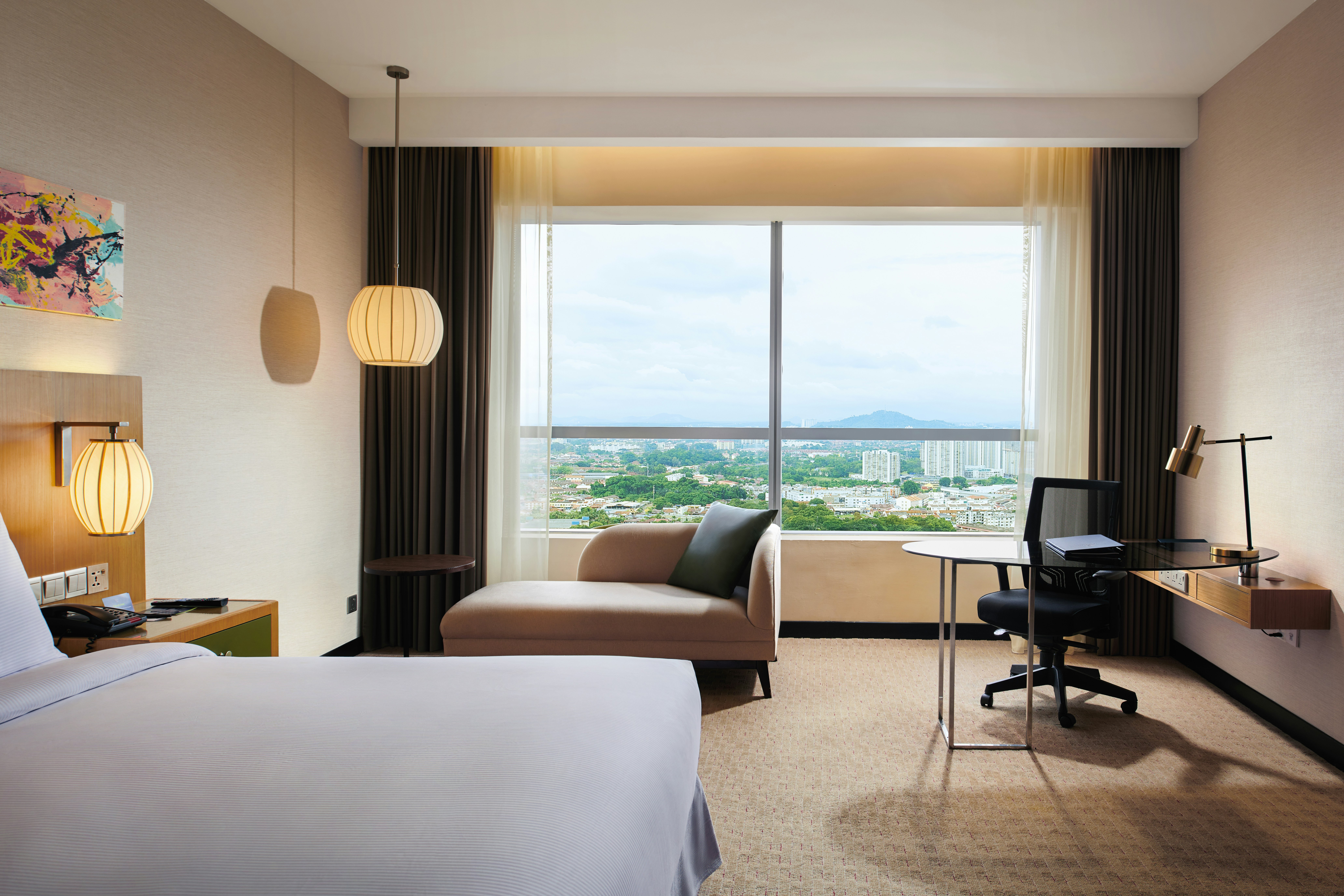 GUEST ROOM, KING BED