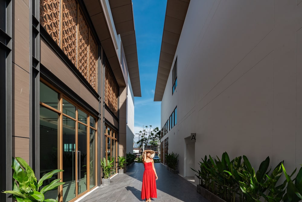 Bella Nara Phuket Naiyang Beach