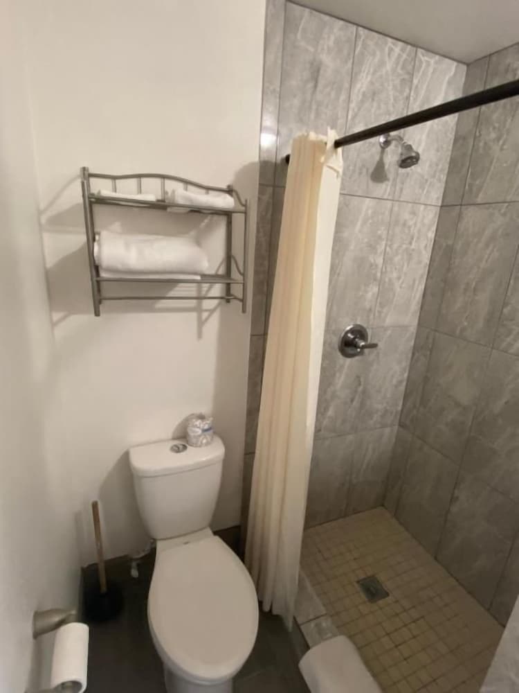 American Inn Grover Beach 52/56
