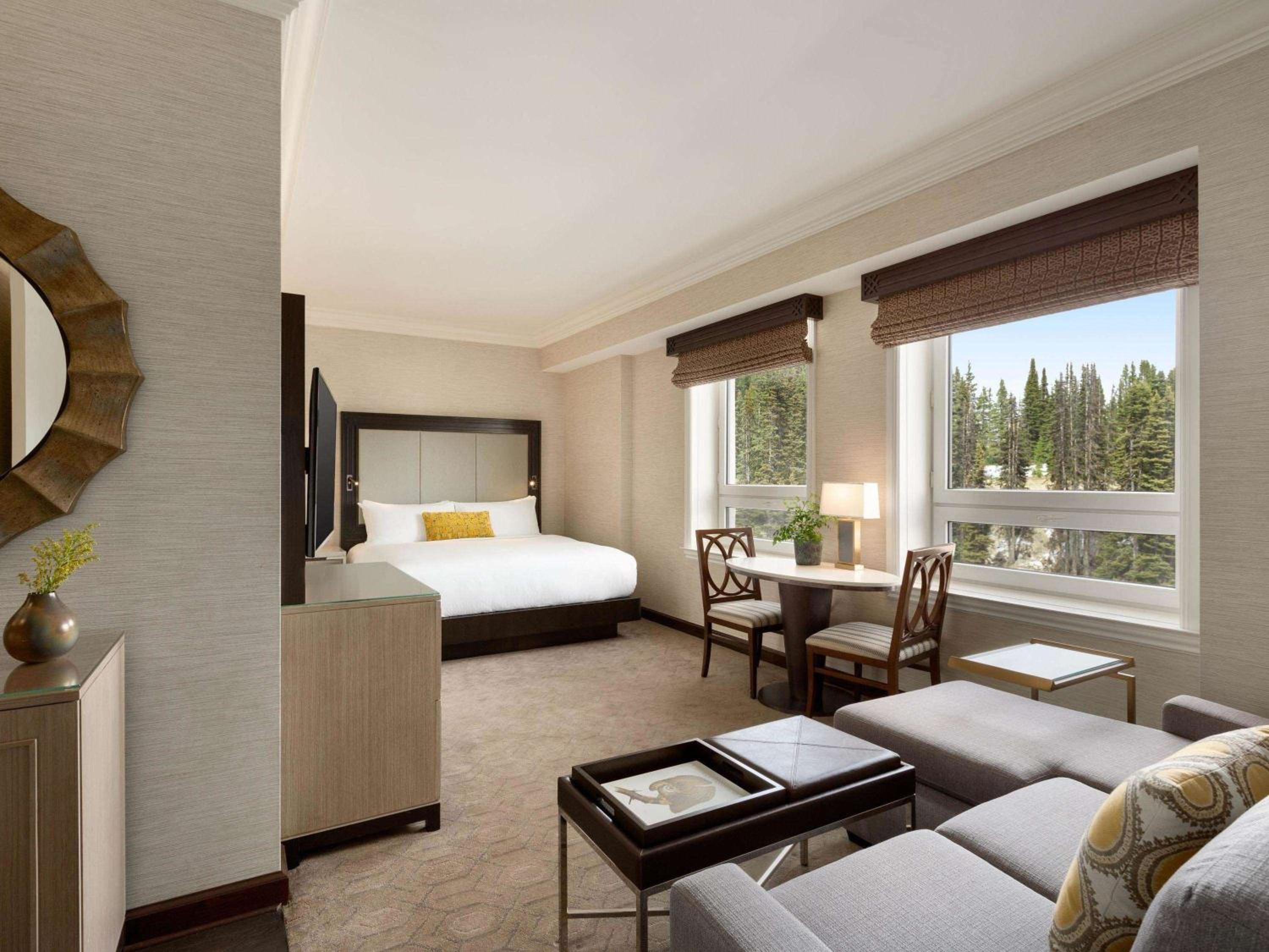 Fairmont Gold, Junior Suite, King Bed