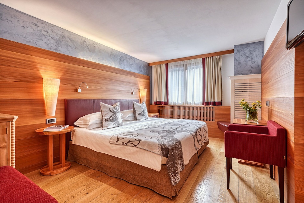 Majestic Mountain Charm Hotel 11/58