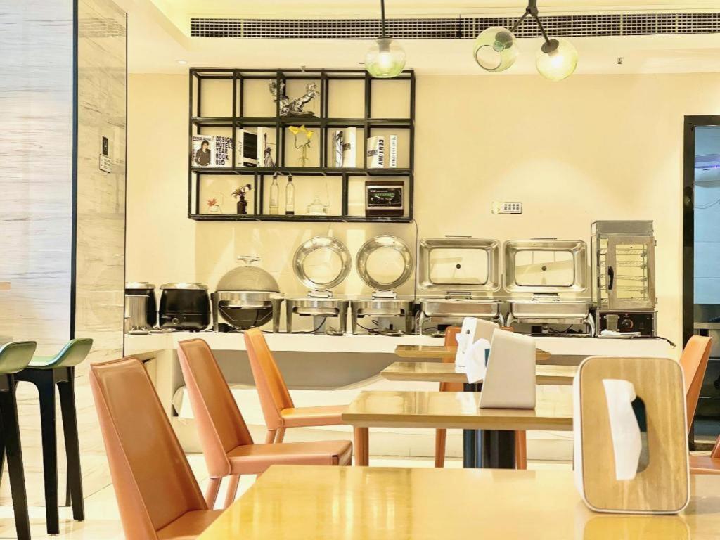 City Comfort Inn Huizhou Huabianling Square 20/39