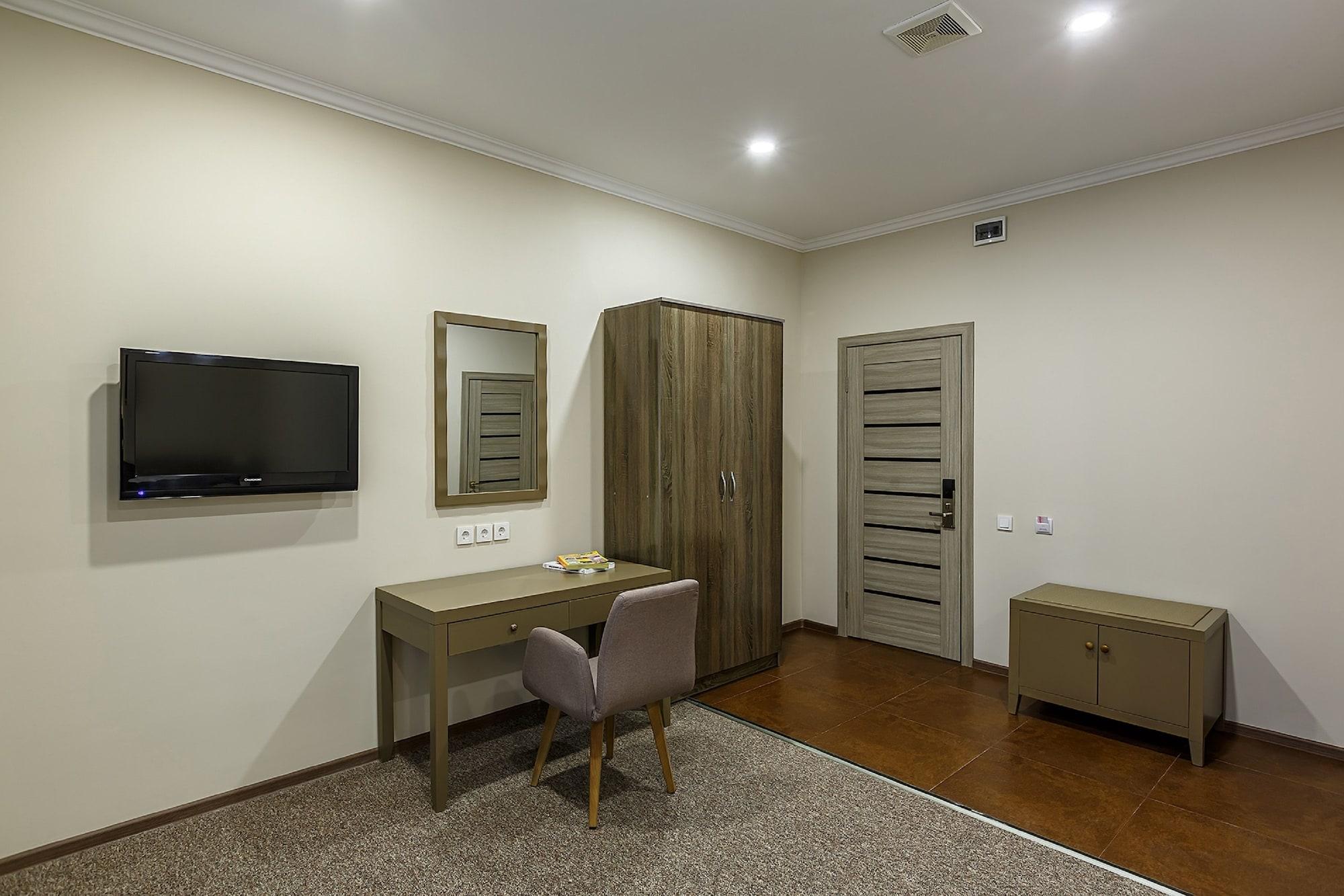Renion Hotel Almaty 68/80