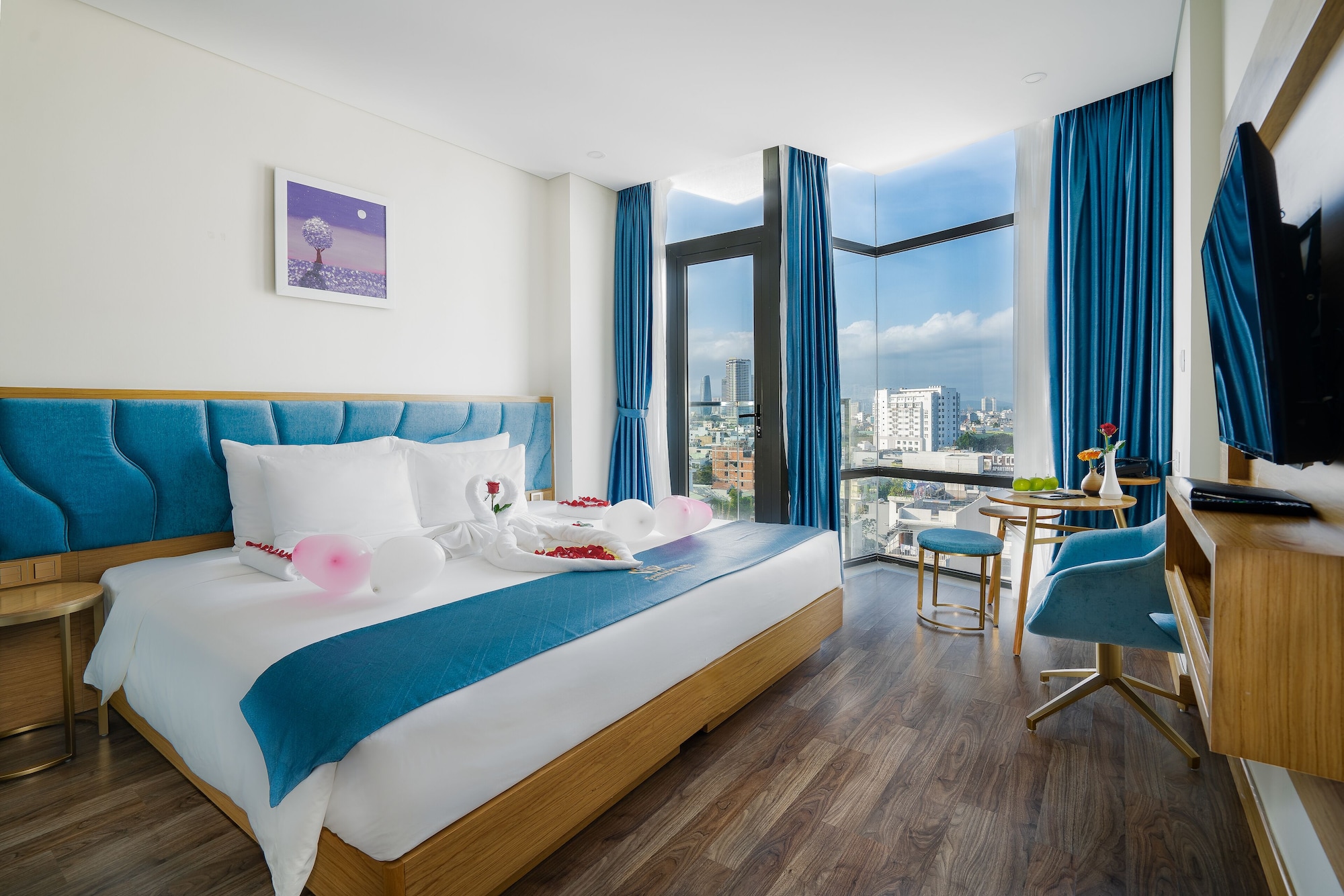 PREMIER, DOUBLE BED, BATHTUB