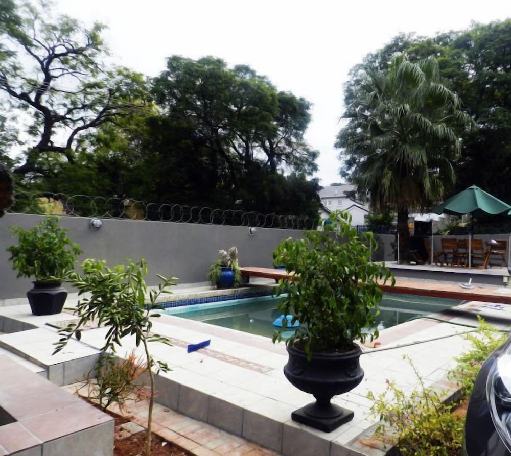 Blackwood Guest House 34/38