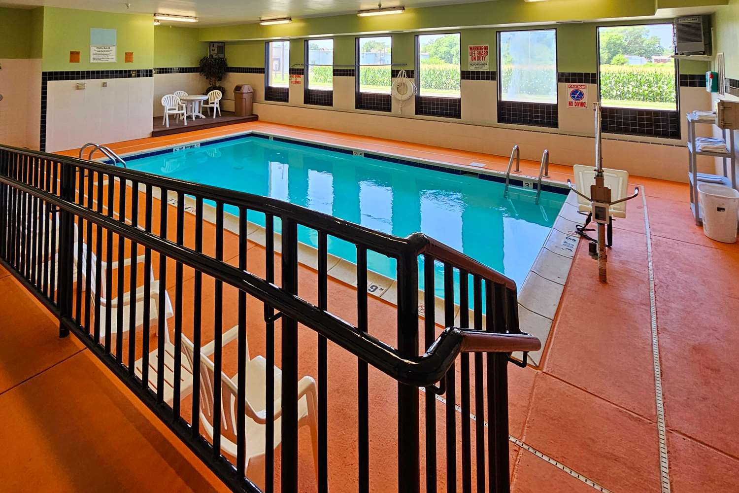 Quality Inn and Suites near St. Louis and I-255 2/33
