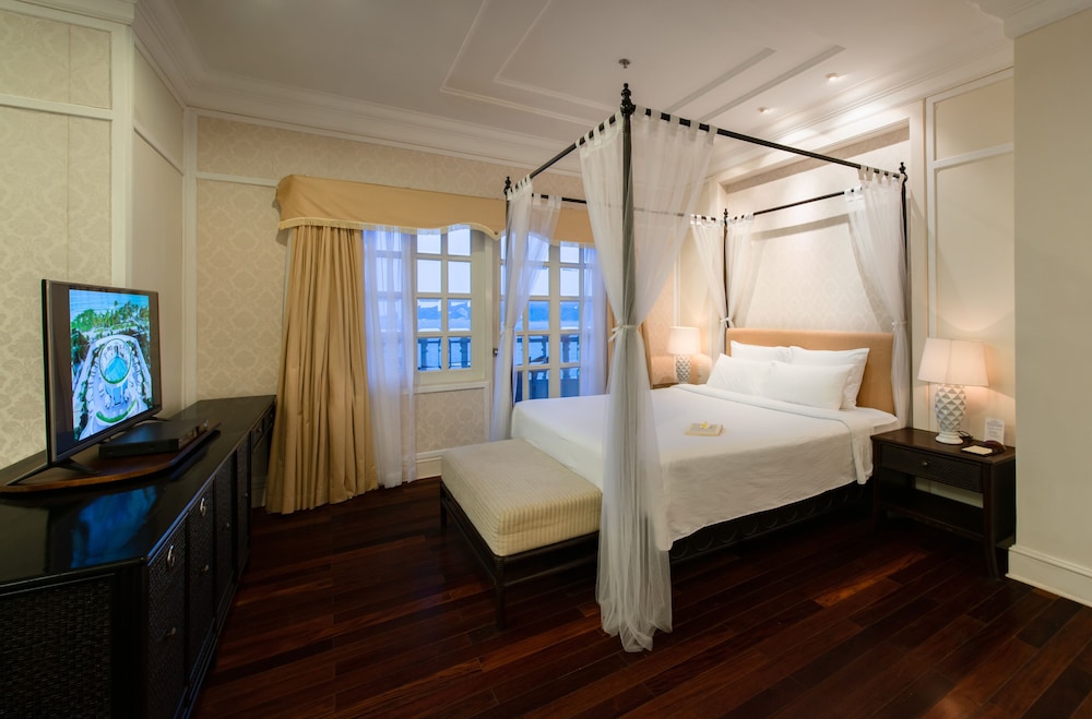 Sunrise Nha Trang Beach Hotel and Spa 32/78