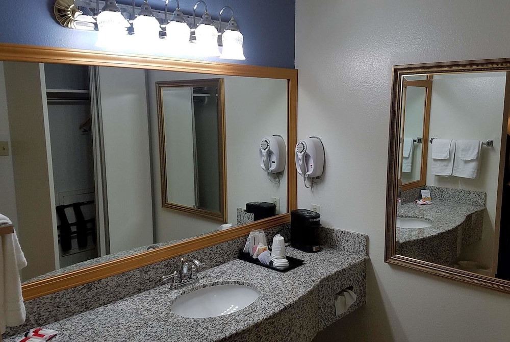 Days Inn by Wyndham Grand Junction 26/38
