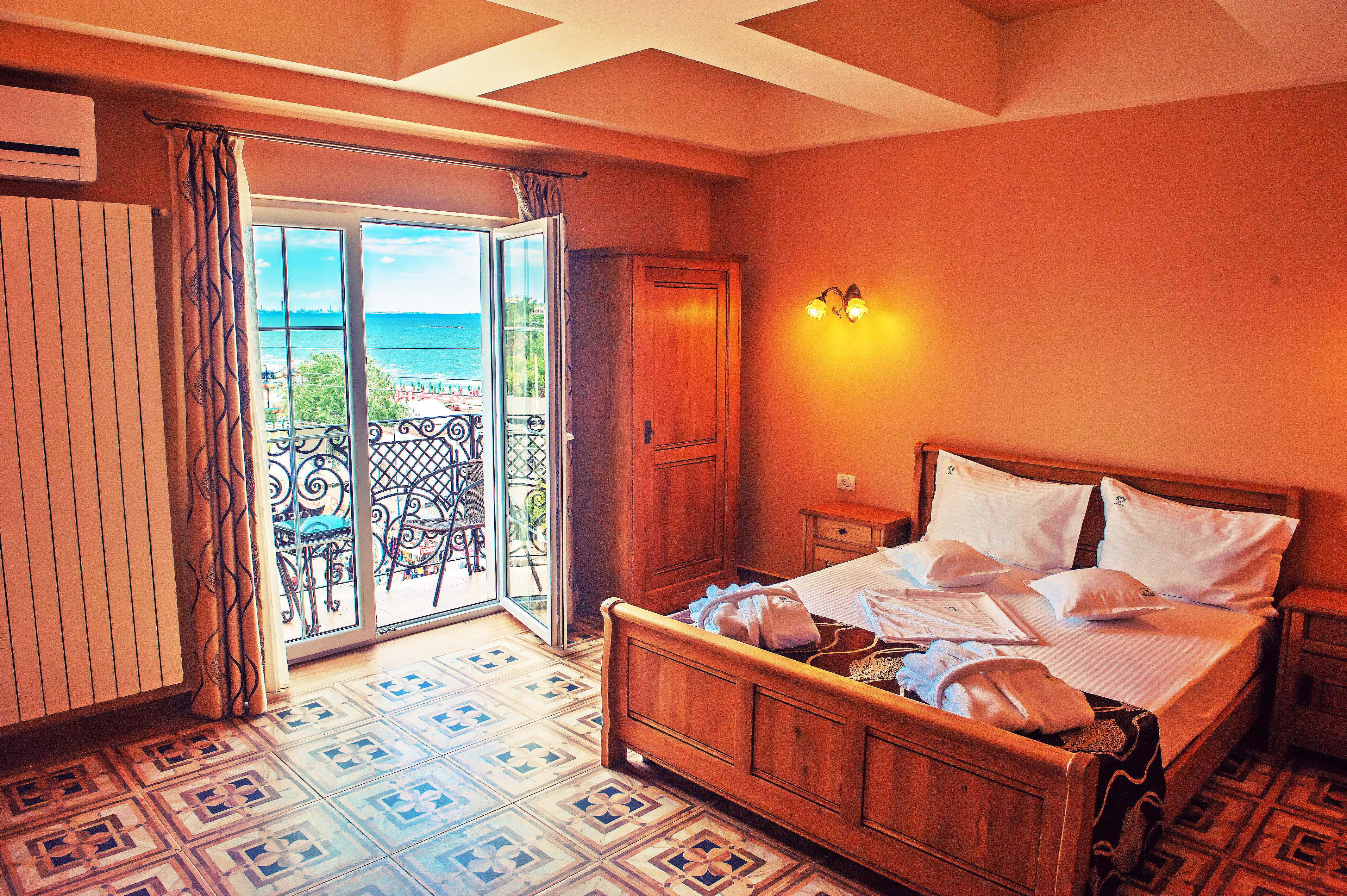 Ges Hotel 7/27