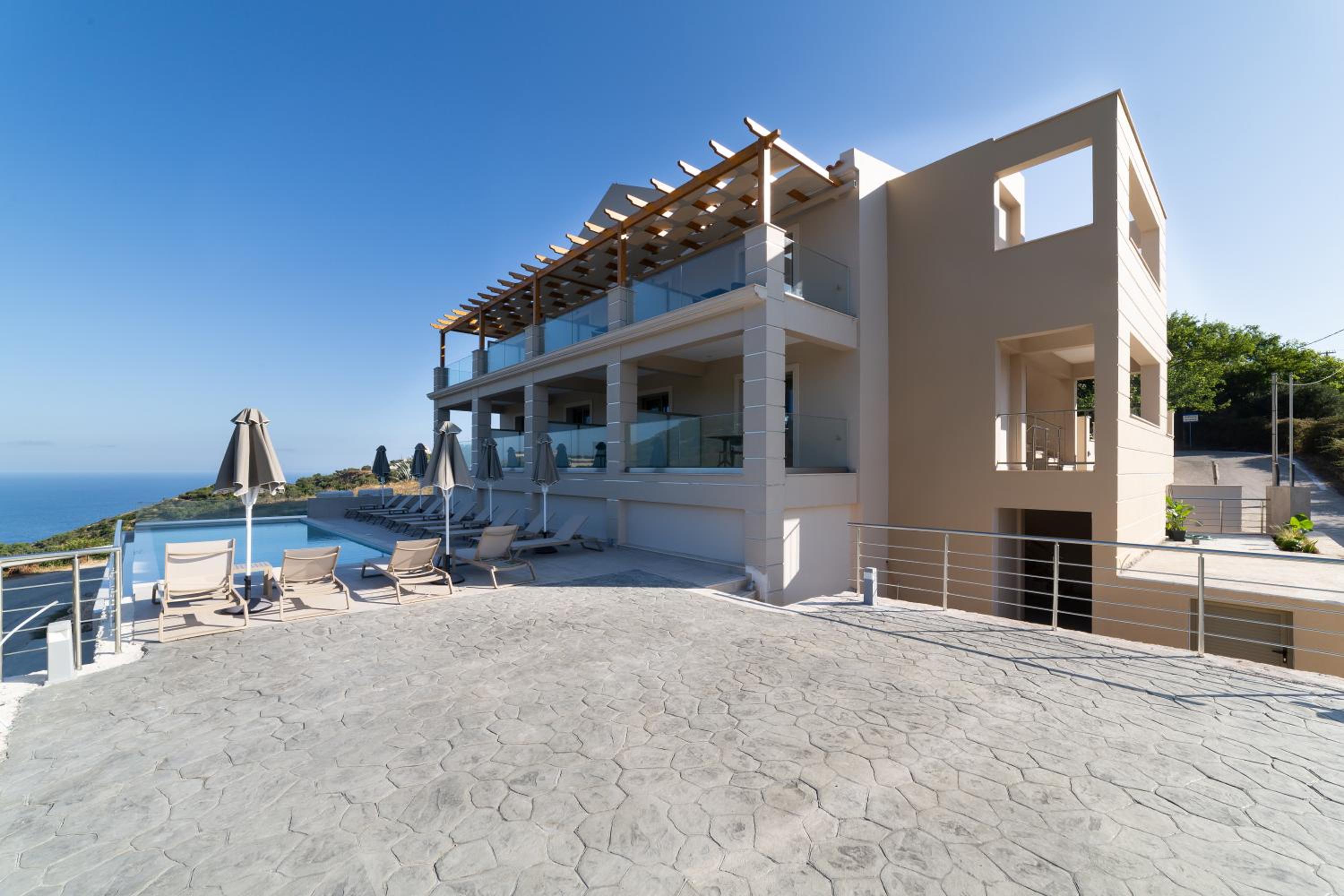 Sky View Suites 37/50