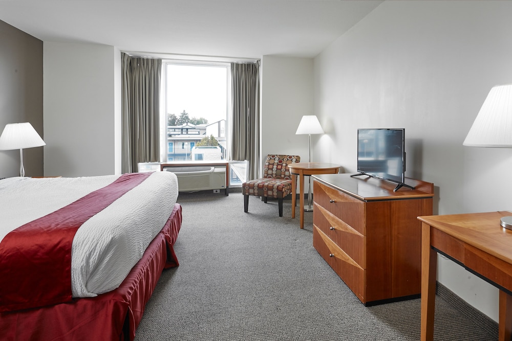The Falls Hotel and Inn 35/40