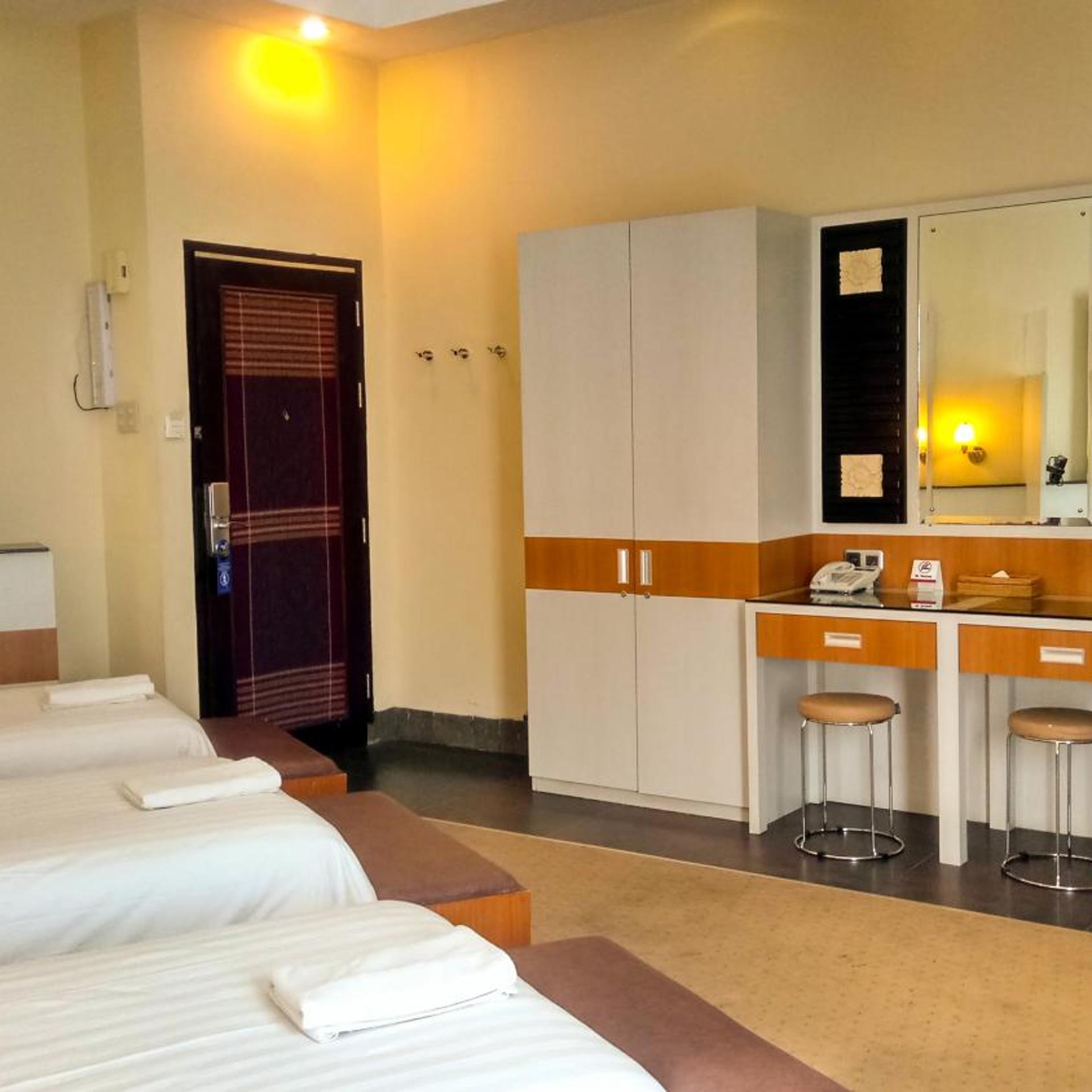Superior, Lodge, Shared Bathroom