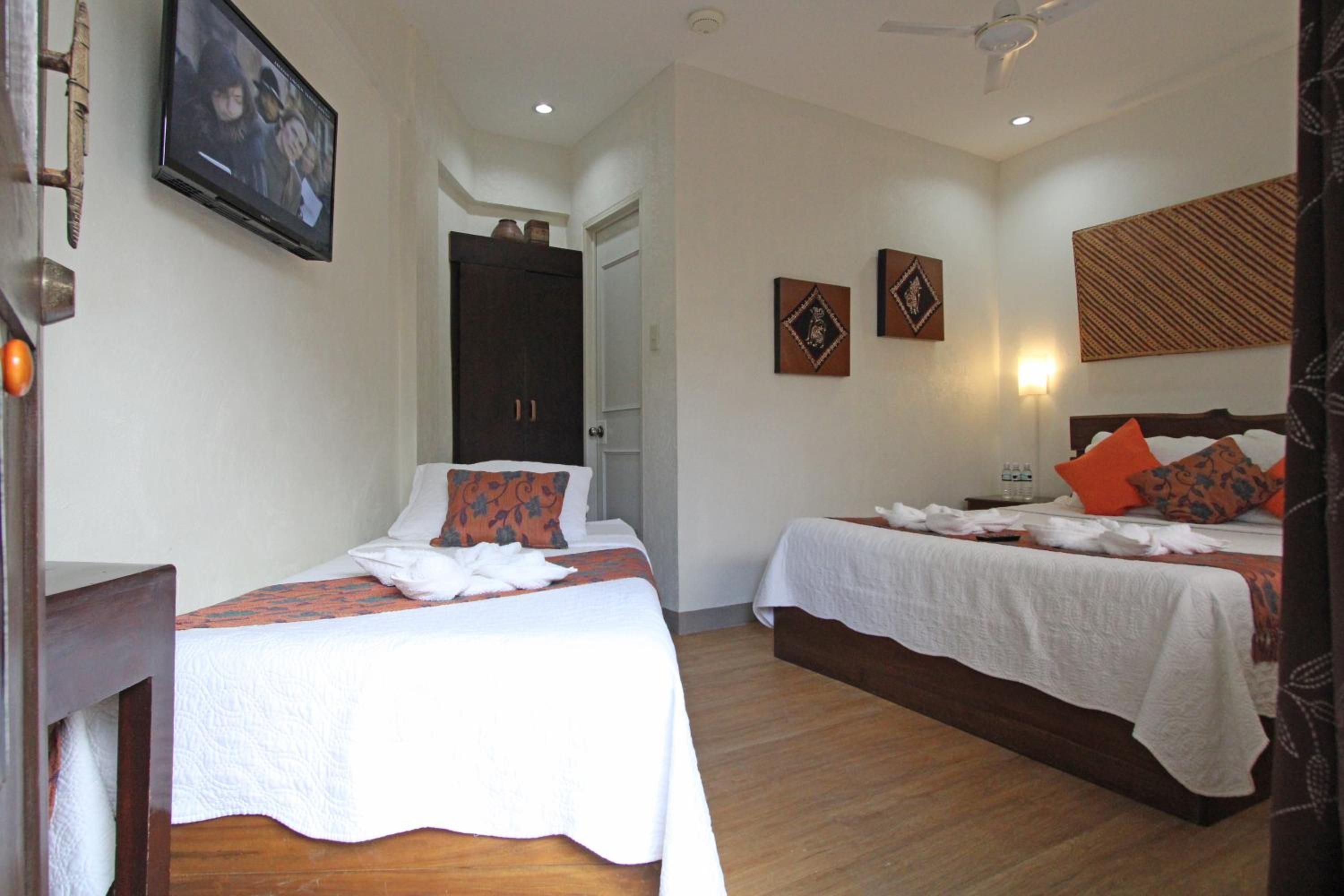غرفة ثلاثية، Balaibinda Lodge 2/2