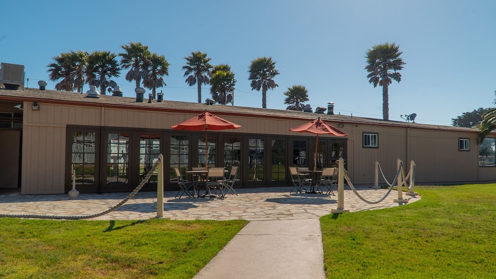 San Simeon Lodge 60/68