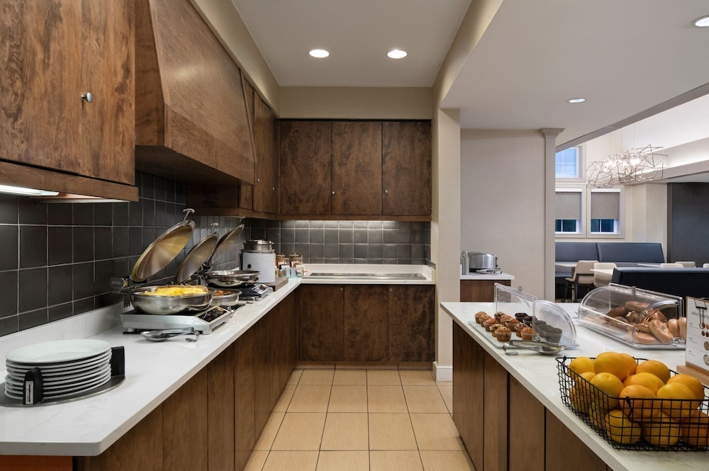 Residence Inn Mt Laurel At Bishop S Gate 40/40