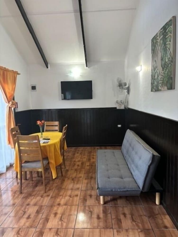Hotel Y Cabanas Henua Iti 15/50