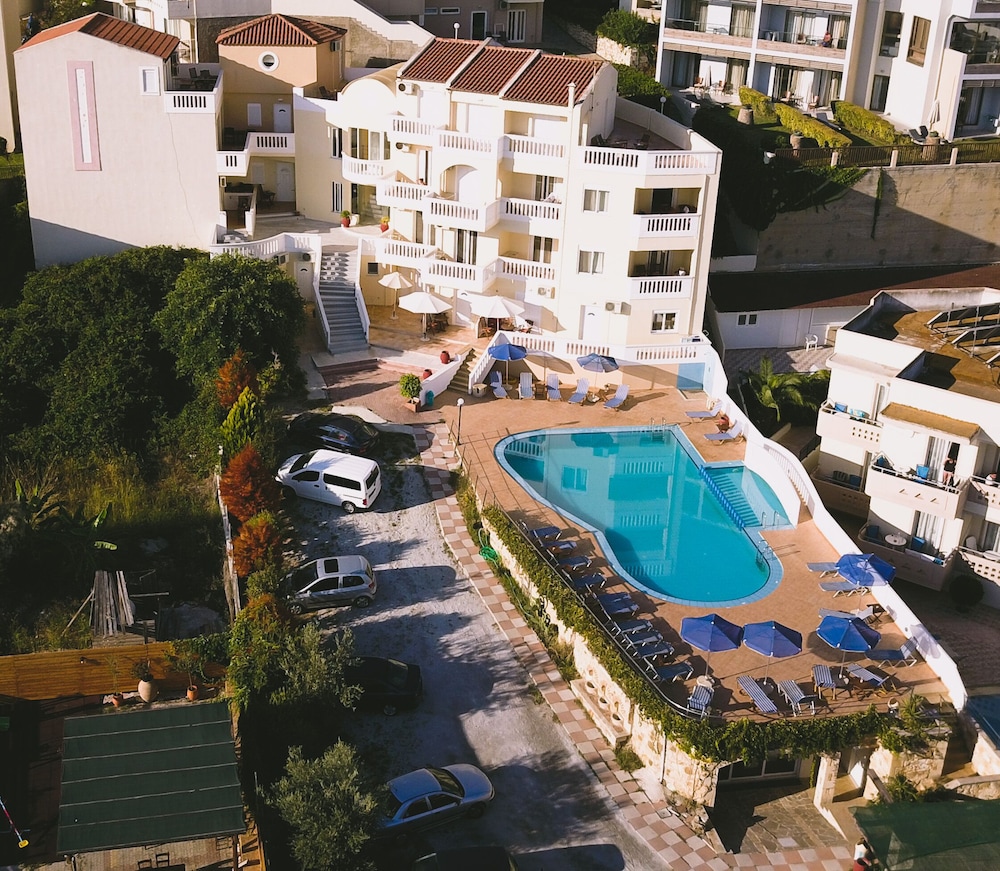 Kalimera Hotel 48/52