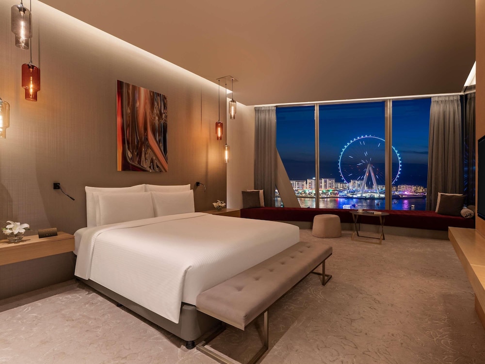 ONE BEDROOM PREMIUM SUITE