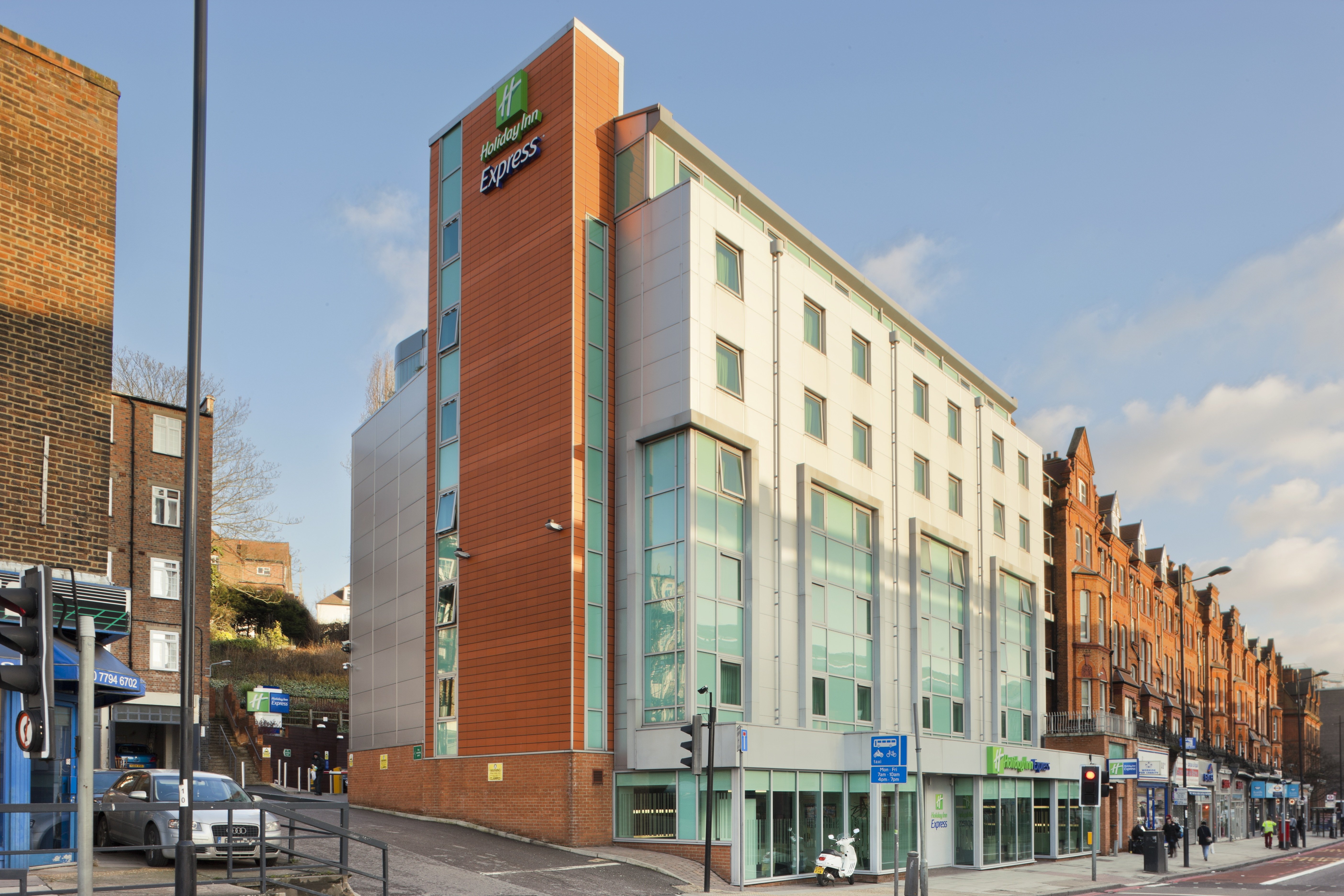 Holiday Inn Express London - Swiss Cottage 5/28